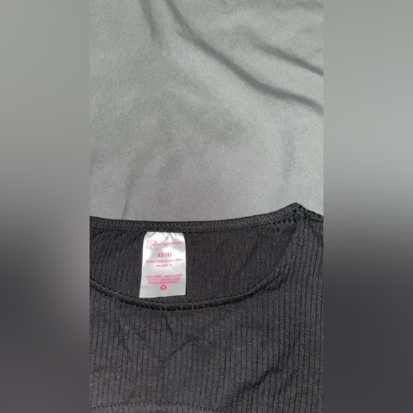 No boundaries top - Picture 2 of 2